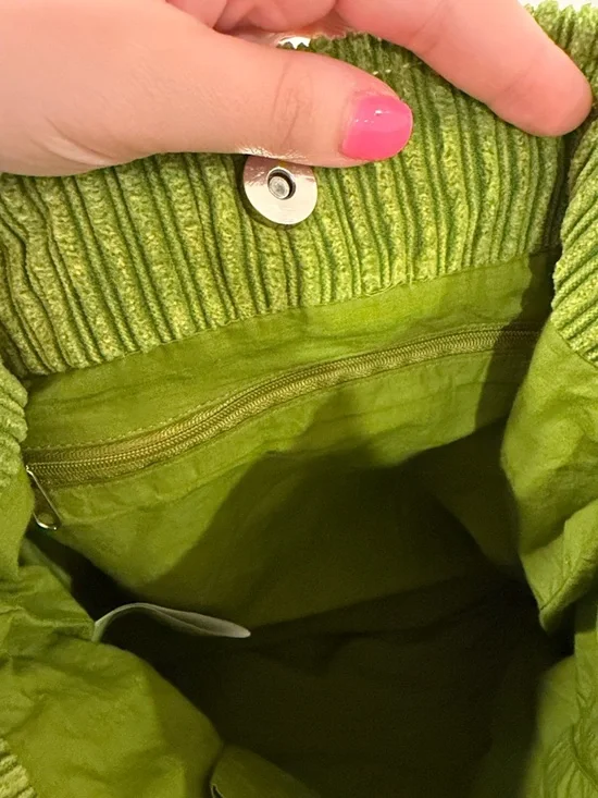 BDG Corduroy Essential Tote Bag - Picture 4 of 5